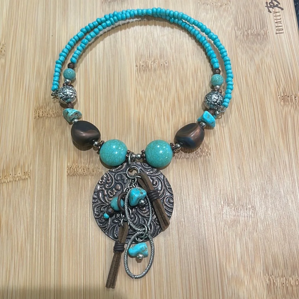 Beautiful Green Turquoise Spring Necklace - Picture 1 of 4